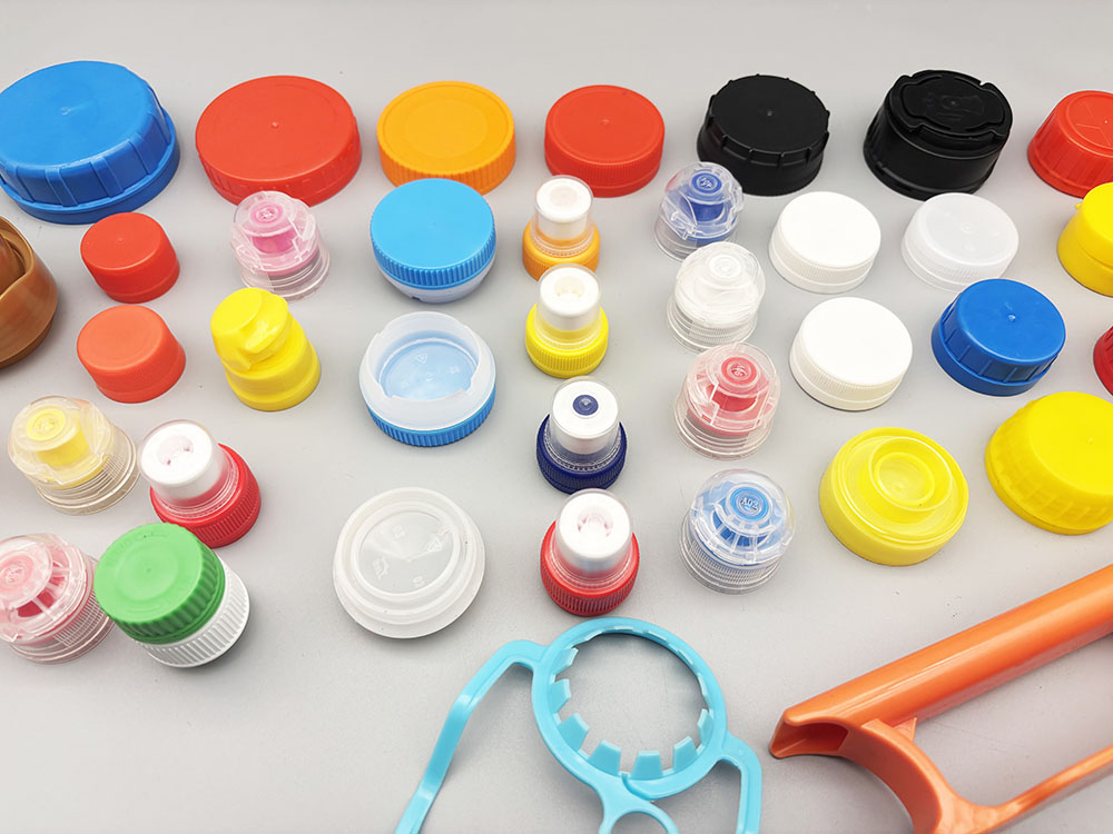 The manufacturing process of plastic bottle cap molds usually includes the following steps: