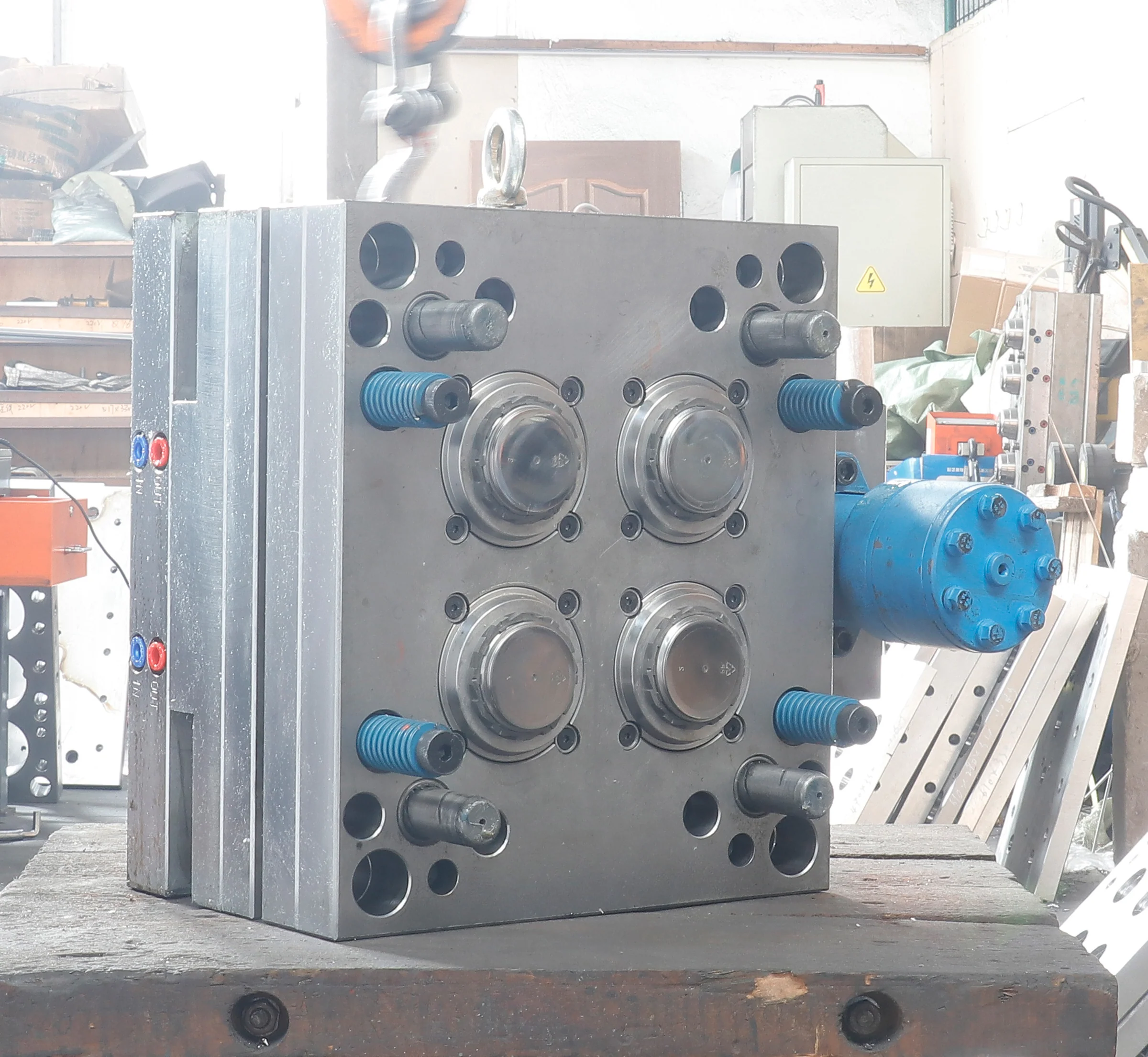 Venting Deep Ribs and Undercuts: Advanced Techniques for Complex Caps