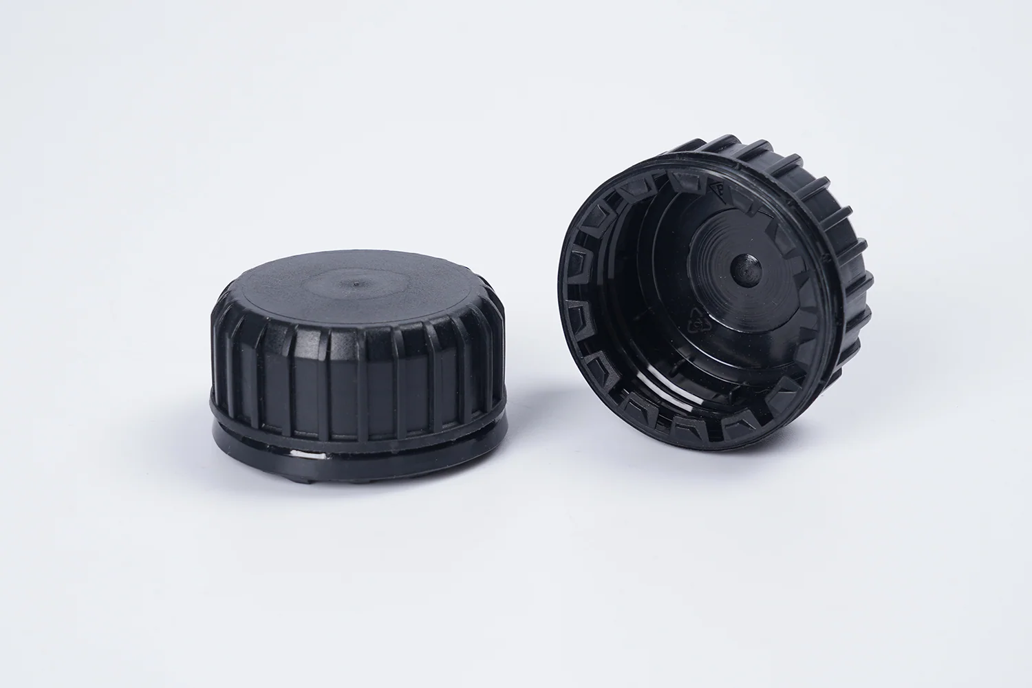 Spout pouch engine oil cap