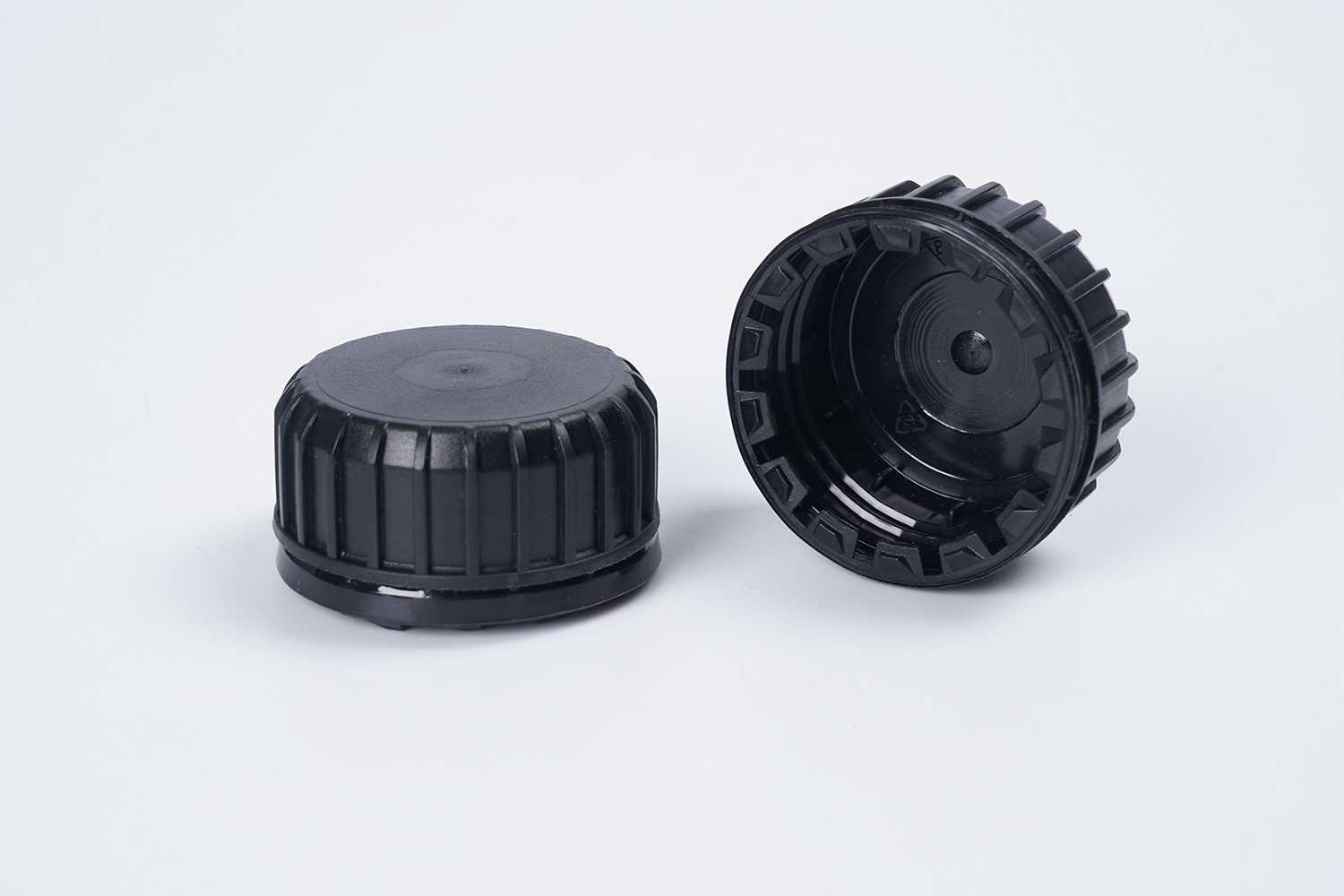 Spout pouch engine oil cap