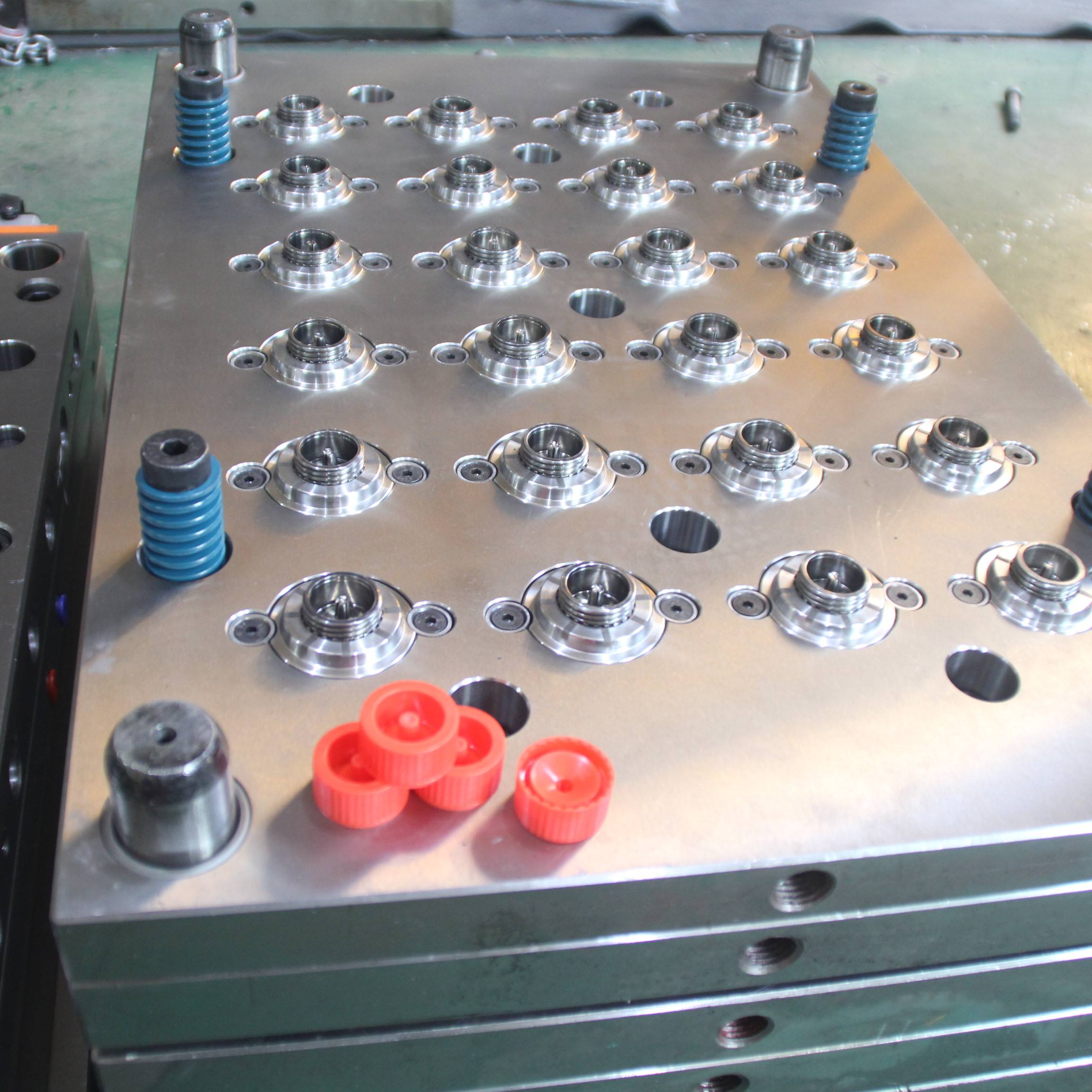 Medical cap mould for pharmaceutical closures